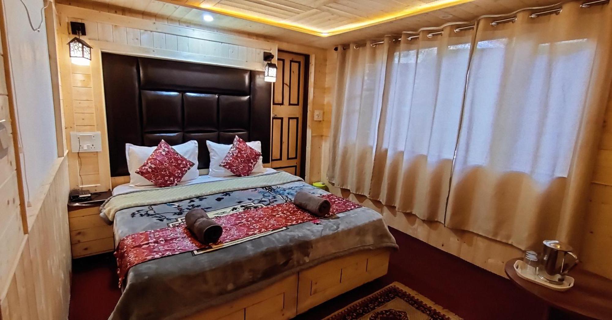 The K2 Alpine Otel Pahalgām Dış mekan fotoğraf