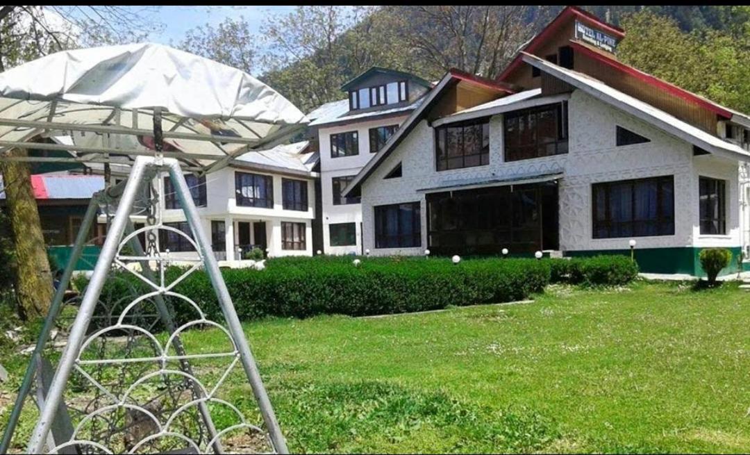 The K2 Alpine Otel Pahalgām Dış mekan fotoğraf